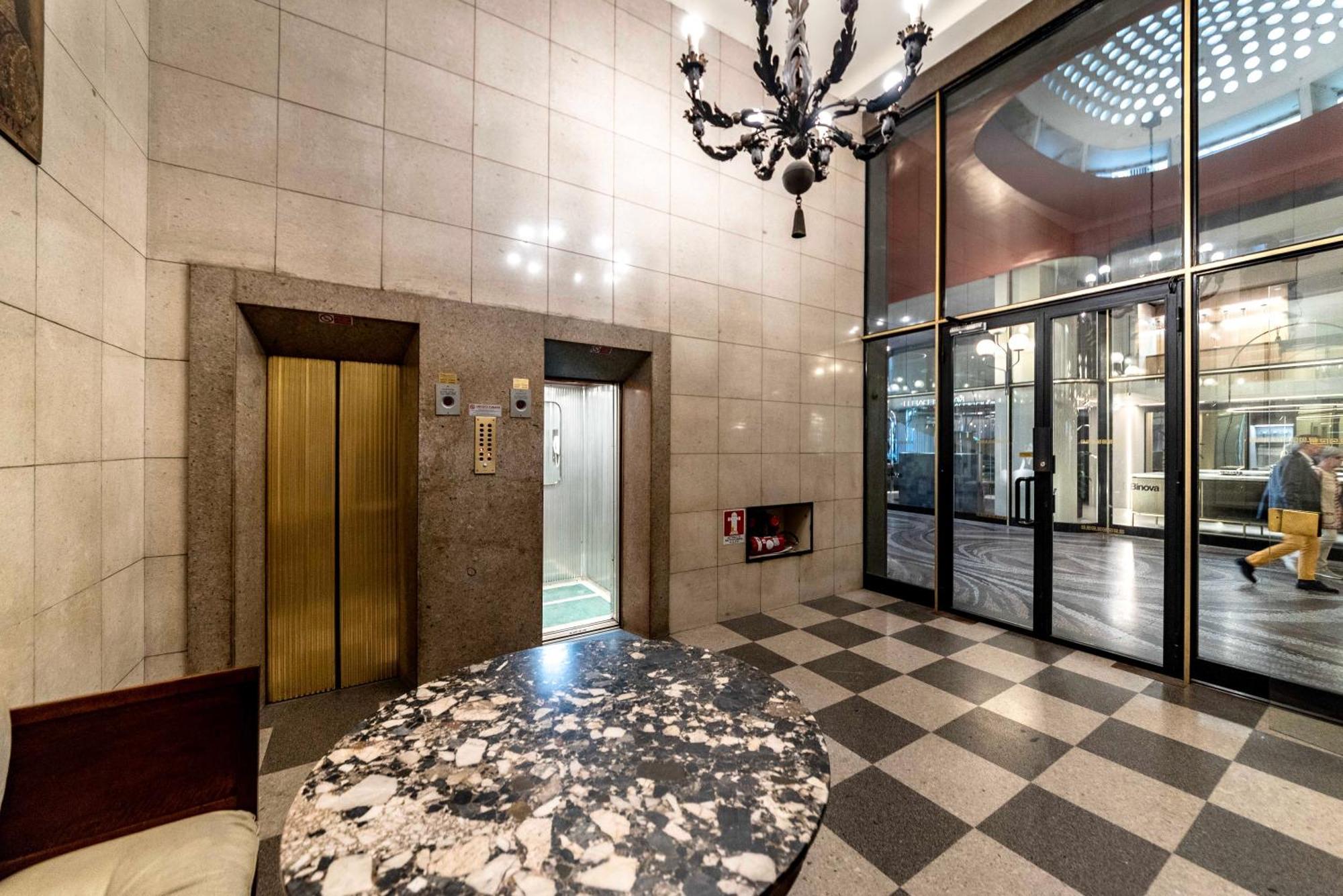Dream Suites Milano San Babila Milão Exterior foto