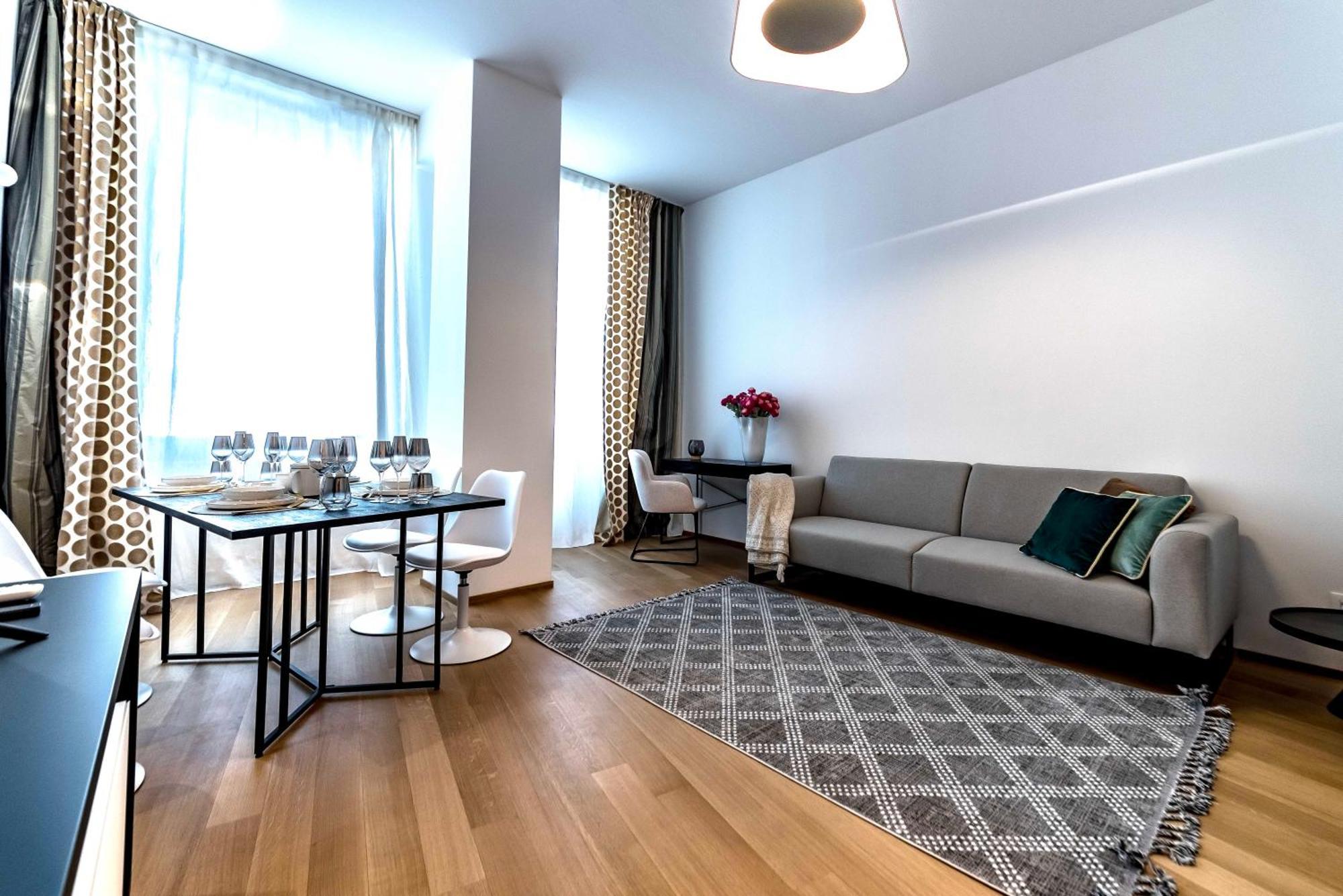 Dream Suites Milano San Babila Milão Exterior foto