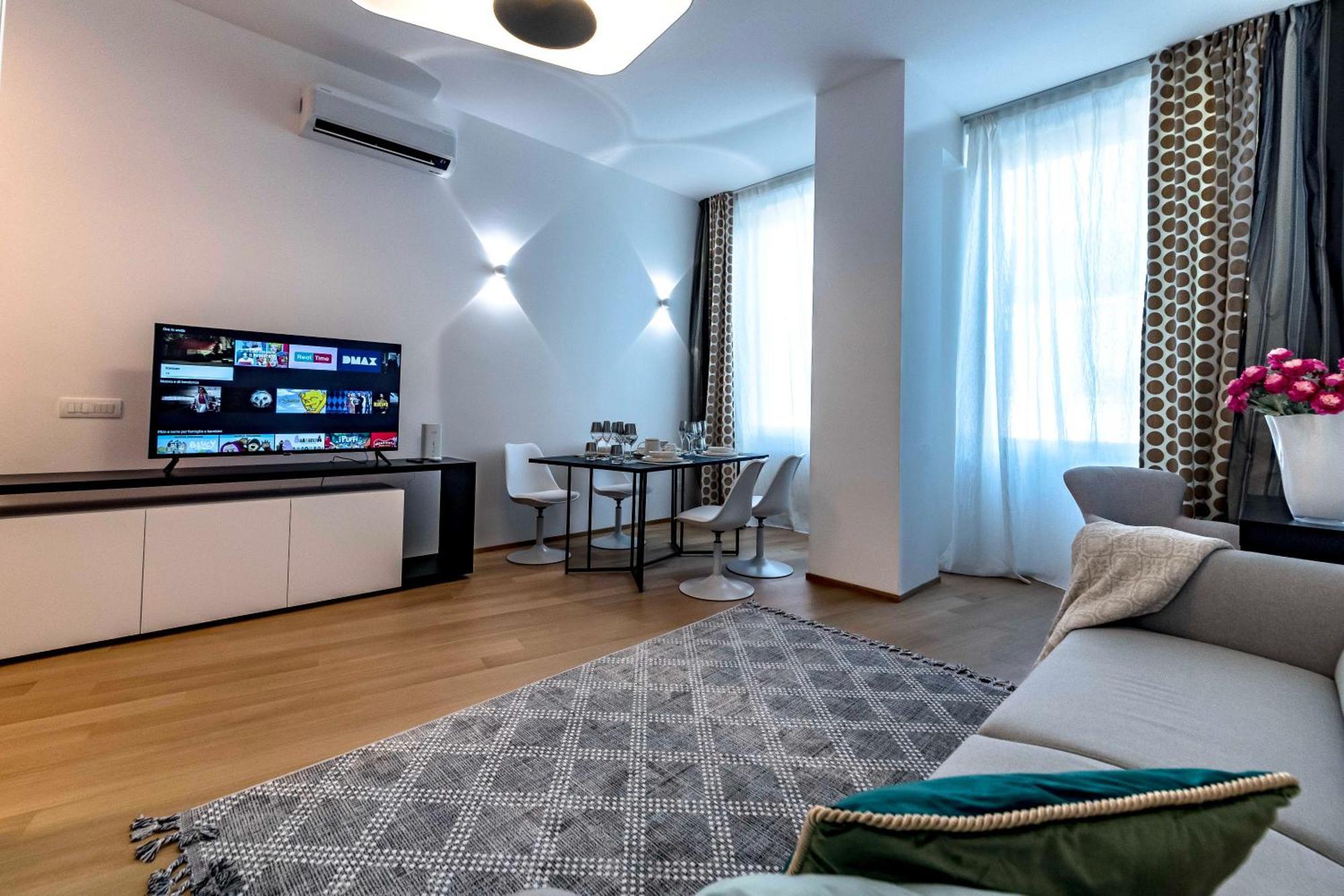 Dream Suites Milano San Babila Milão Exterior foto